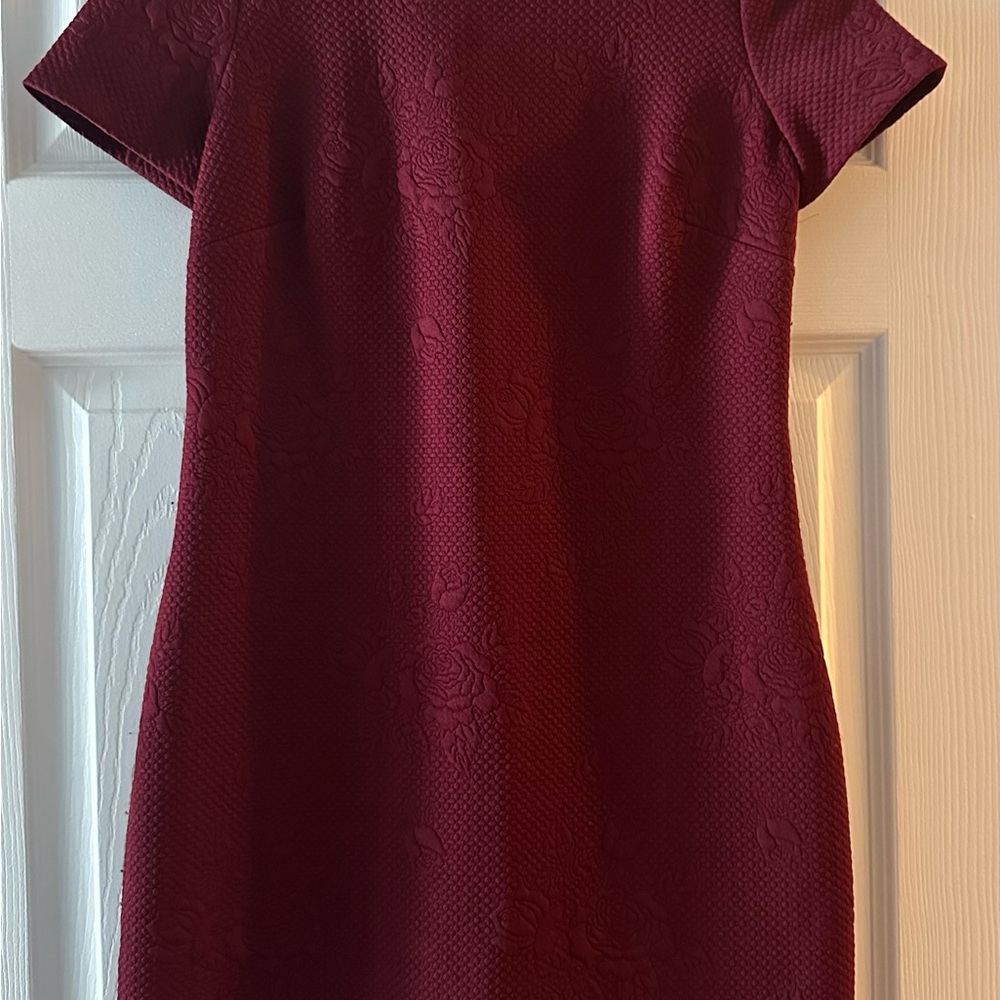 Calvin Klein burgundy quilted Dress Crew Neck